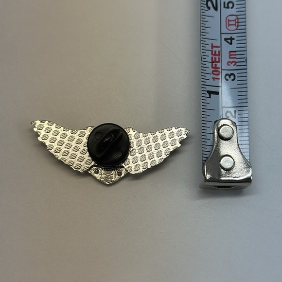 Harley-Davidson Orange Stone Bar & Shield with Wings Pin - Picture 4 of 4